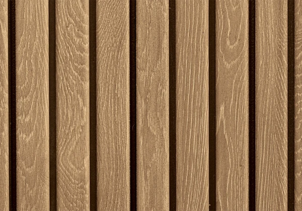 Zbliżenie na fakturę pionowych desek zamkniętego schowka narzędziowego Deco 1400 L w kolorze Venetian Brown.